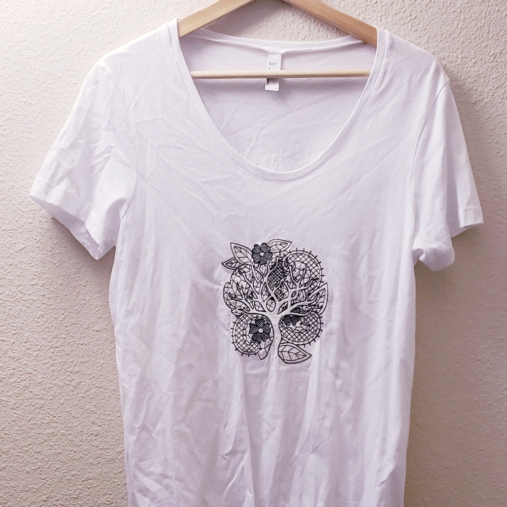 Loose American Apparel Embroiderd Tshirt